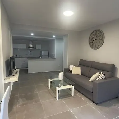 Moderno Y Coqueto En Playa San Juan Apartment