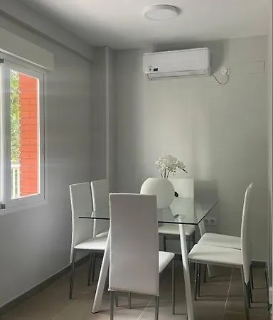 Moderno Y Coqueto En Playa San Juan Apartment *