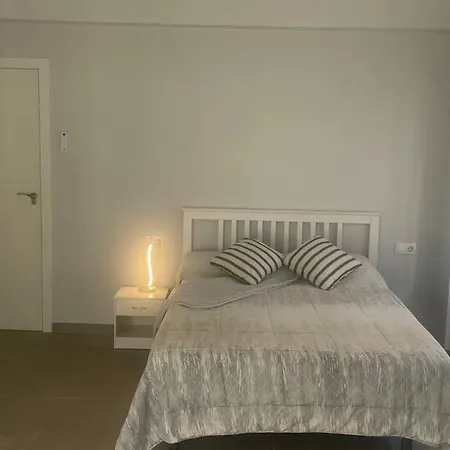 Moderno Y Coqueto En Playa San Juan Apartment