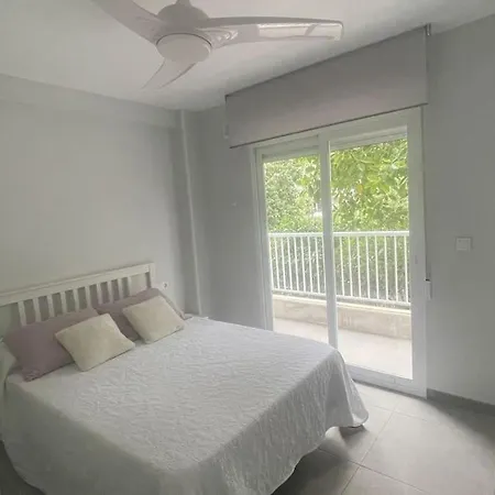 Moderno Y Coqueto En Playa San Juan Apartment *